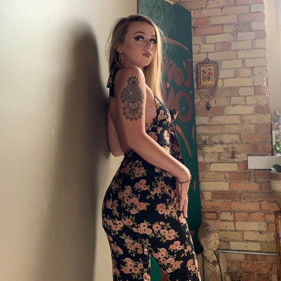 Billabong Flower Print Romper🌙 - Picture 9 of 11